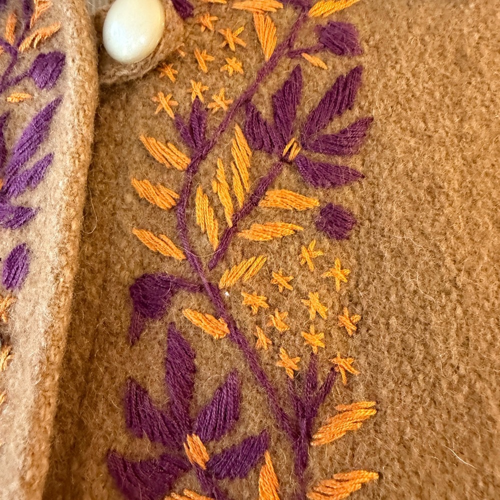 Unbranded Embroidered Long Coat Women Large Brown Floral Folk Art Boho Statement - Picture 4 of 4
